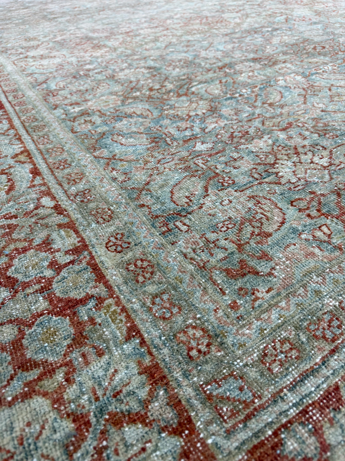 Antique persian Mahal rug
